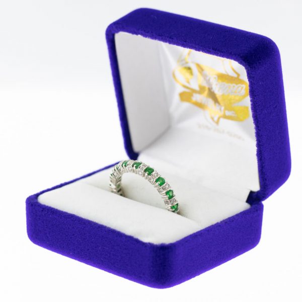 Athena ring white gold emerald diamond side view