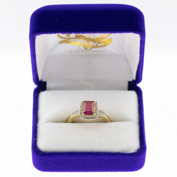 Athena ring yellow gold ruby front view